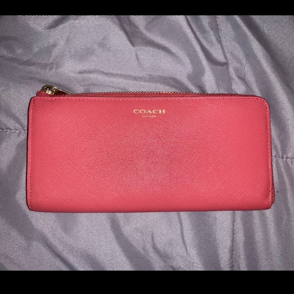 COACH Wallet, Never Been used, Salmon/Pink Color